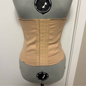Skims XS waist cincher